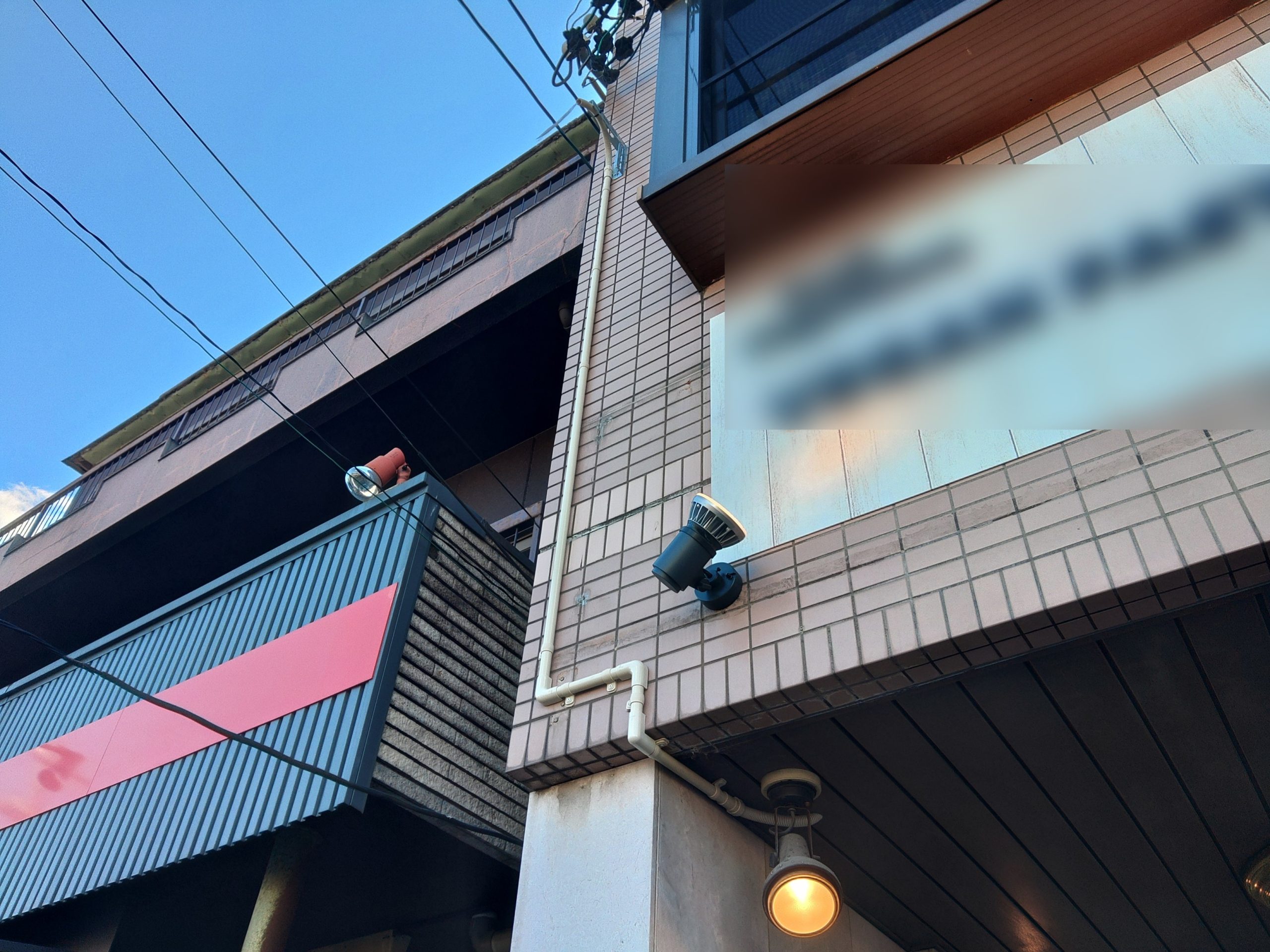 名古屋市守山区の店舗様にてインターネット回線を開通するための配管工事を行いました